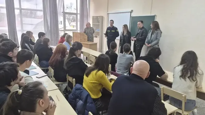 561C23AB-07F3-42D3-BDD4-E7FAD308CAFF