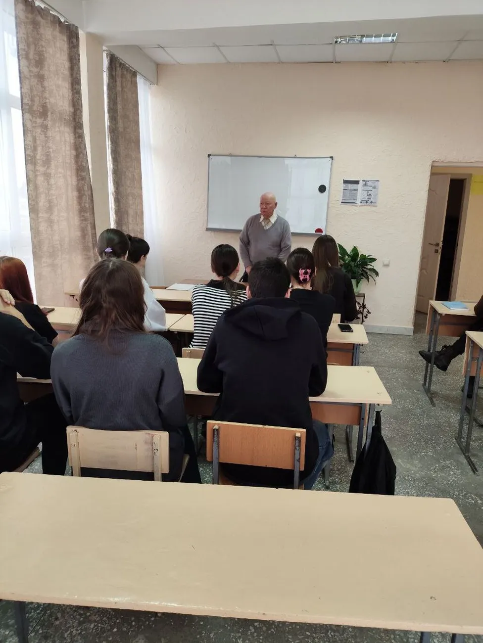 photo_5195299678445046954_y