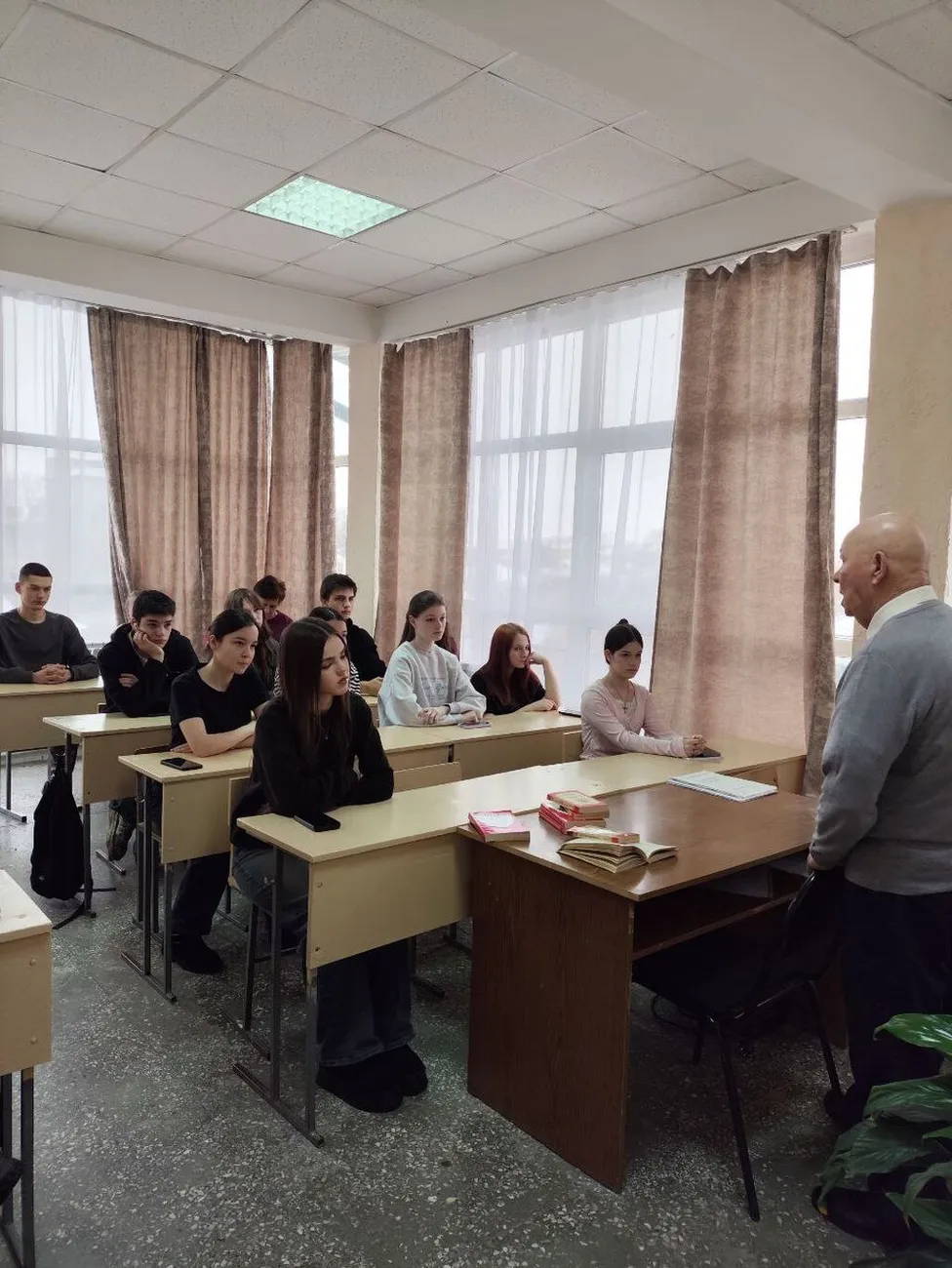 photo_5195299678445046952_y